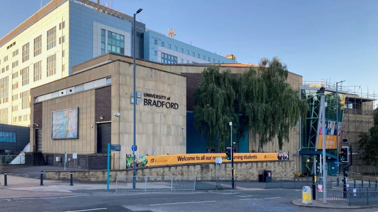 دانشگاه برادفورد University of Bradford